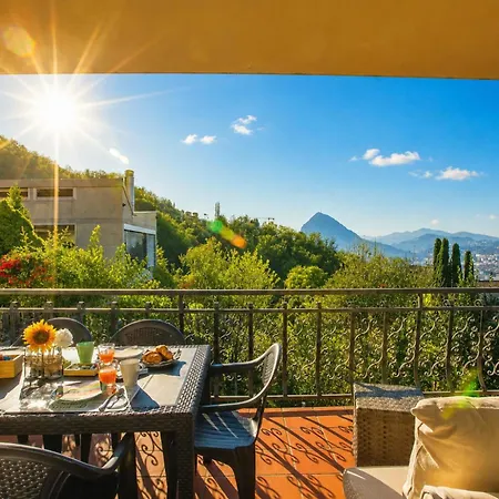 Chiara's With Balcony - Happy Апартаменти