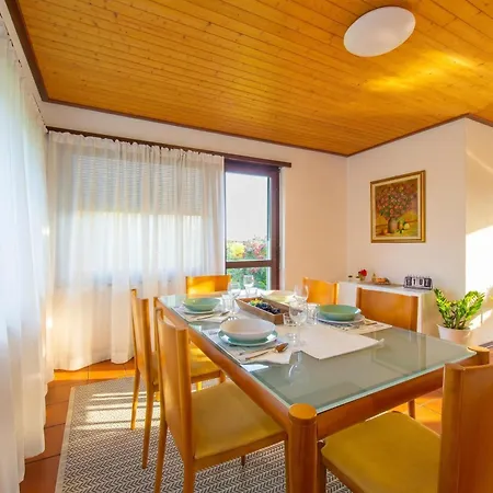 Chiara's With Balcony - Happy Апартаменти